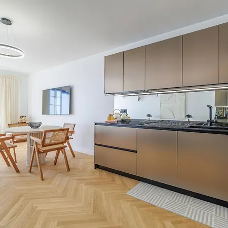 Outstanding View On The Promenade - Awesome 2 Bdr * Nice